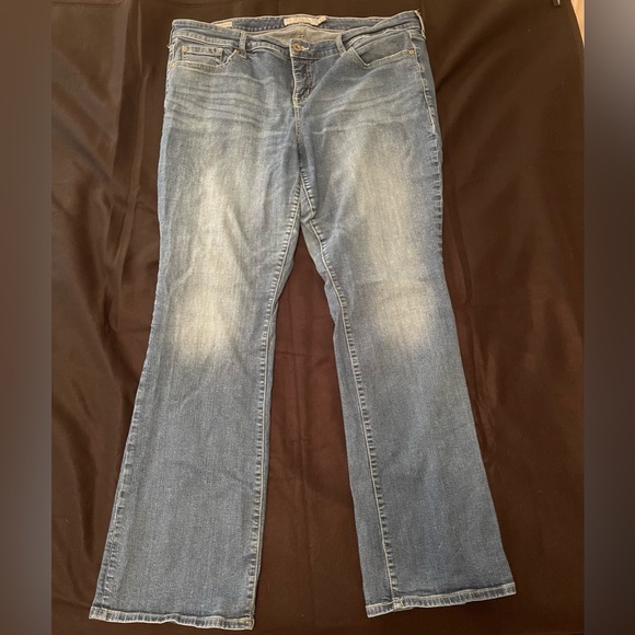 Torrid medium wash boot cut jeans - Picture 1 of 3